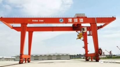   衛(wèi)華起重，飛天入海！